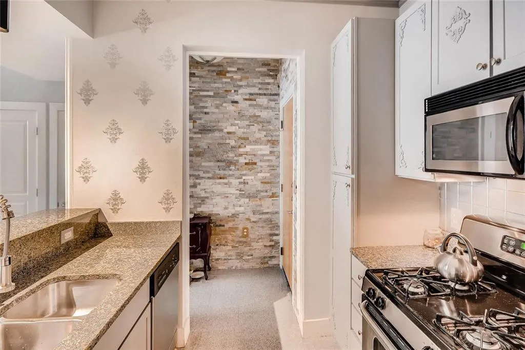 799 Hammond Drive Unit 409, Atlanta, Georgia 30328, 2 Bedrooms Bedrooms, ,2 BathroomsBathrooms,Residential,Sold,799 Hammond Drive Unit 409,6034585