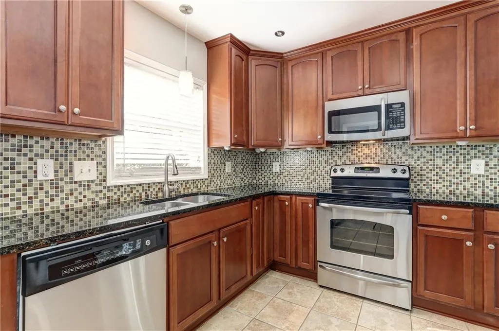 86 Mount Vernon Circle, Atlanta, Georgia 30338, 2 Bedrooms Bedrooms, ,2 BathroomsBathrooms,Residential,Sold,86 Mount Vernon Circle,7195301