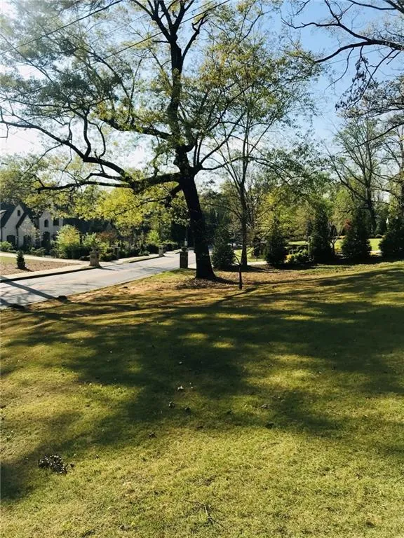 4881 Powers Ferry Road, Sandy Springs, Georgia 30327, 6 Bedrooms Bedrooms, ,3 BathroomsBathrooms,Residential,Sold,4881 Powers Ferry Road,6881998