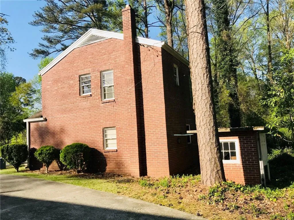 4881 Powers Ferry Road, Sandy Springs, Georgia 30327, 6 Bedrooms Bedrooms, ,3 BathroomsBathrooms,Residential,Sold,4881 Powers Ferry Road,6881998