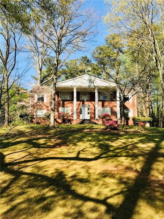 4881 Powers Ferry Road, Sandy Springs, Georgia 30327, 6 Bedrooms Bedrooms, ,3 BathroomsBathrooms,Residential,Sold,4881 Powers Ferry Road,6881998