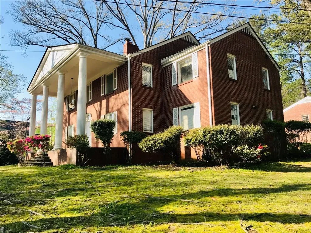 4881 Powers Ferry Road, Sandy Springs, Georgia 30327, 6 Bedrooms Bedrooms, ,3 BathroomsBathrooms,Residential,Sold,4881 Powers Ferry Road,6881998