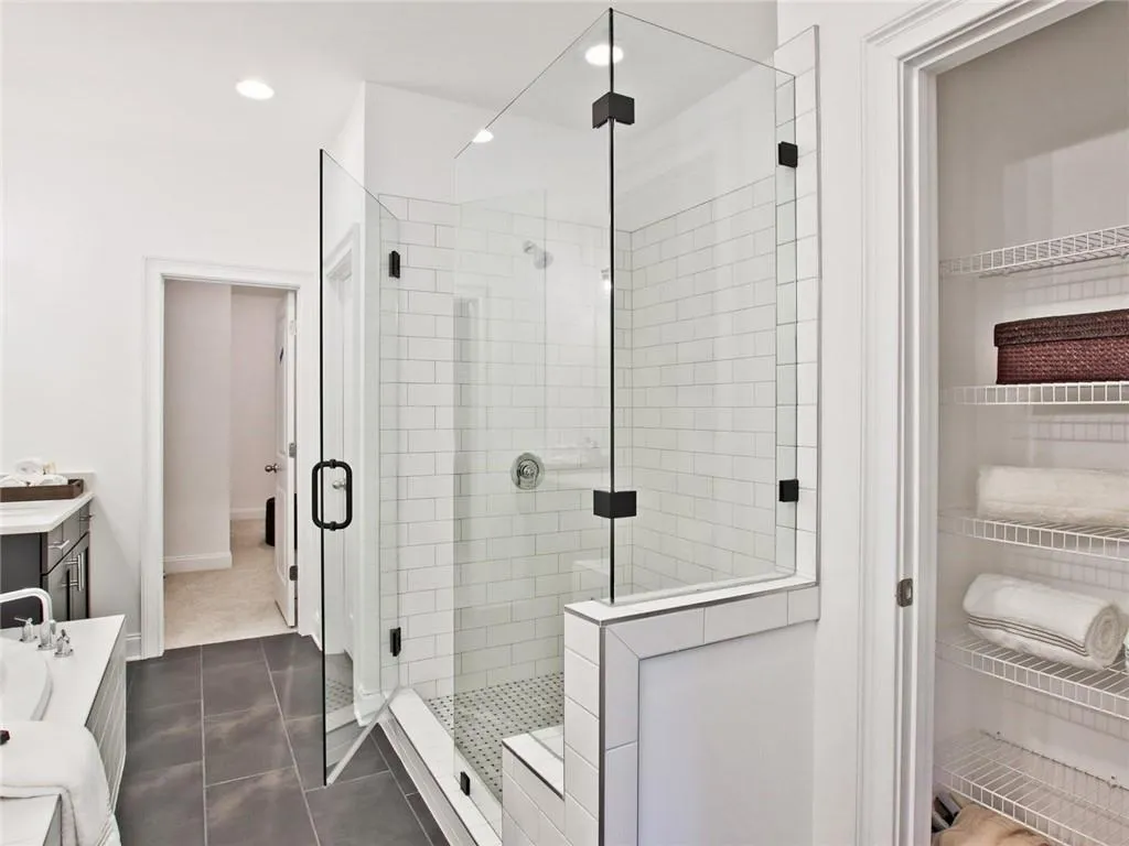 6666 Sterling Drive Unit 669, Sandy Springs, Georgia 30328, 2 Bedrooms Bedrooms, ,3 BathroomsBathrooms,Residential,Sold,6666 Sterling Drive Unit 669,6898094
