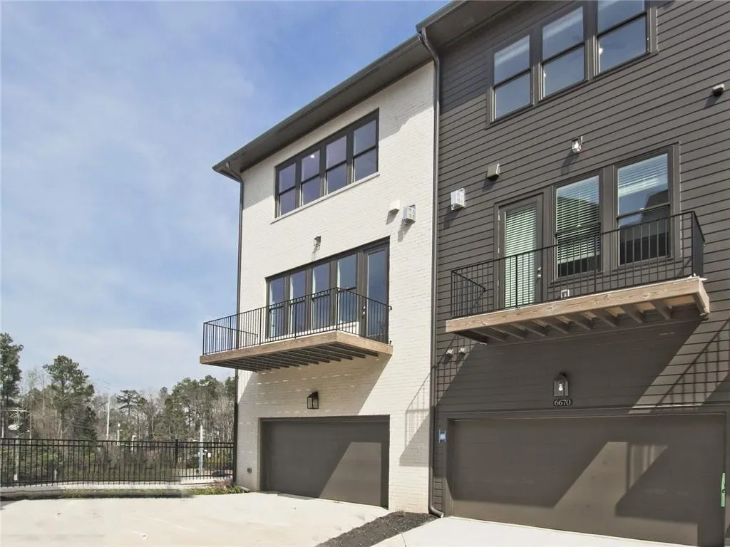 6666 Sterling Drive Unit 669, Sandy Springs, Georgia 30328, 2 Bedrooms Bedrooms, ,3 BathroomsBathrooms,Residential,Sold,6666 Sterling Drive Unit 669,6898094
