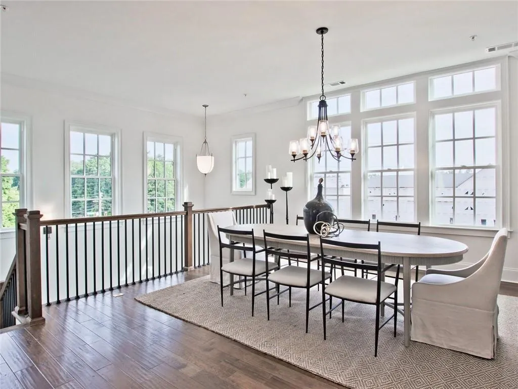 6666 Sterling Drive Unit 669, Sandy Springs, Georgia 30328, 2 Bedrooms Bedrooms, ,3 BathroomsBathrooms,Residential,Sold,6666 Sterling Drive Unit 669,6898094