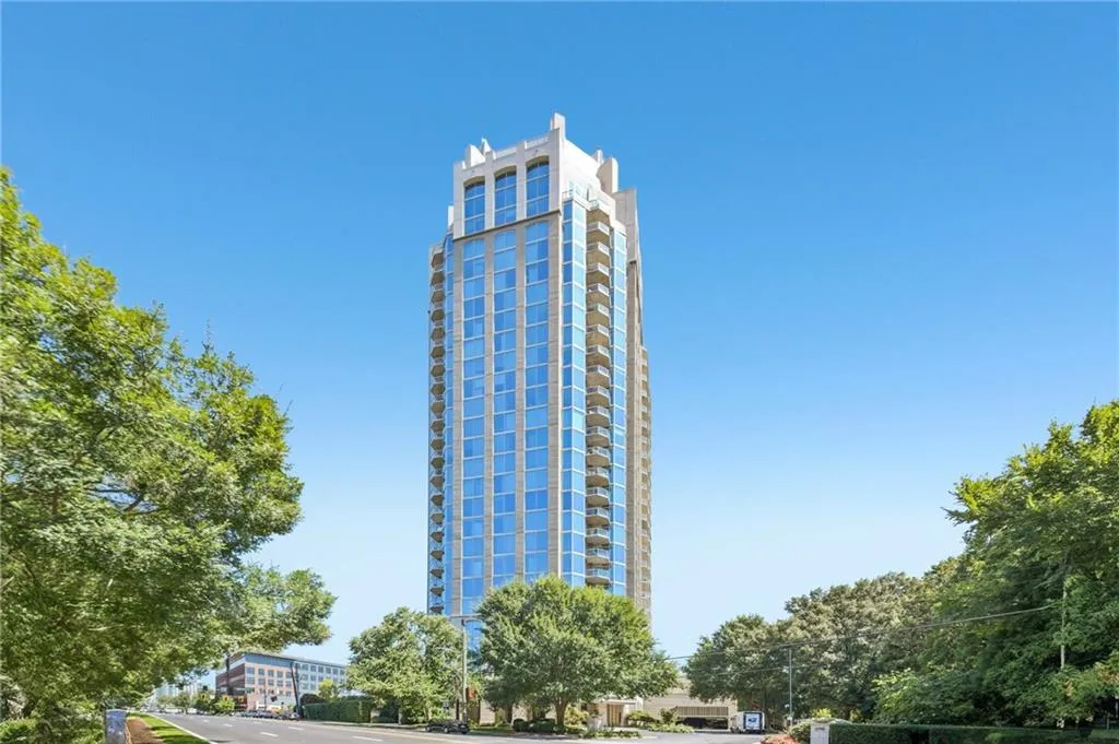 Atlanta, Georgia 30305, 2 Bedrooms Bedrooms, 0 ,2 BathroomsBathrooms,Residential,For Sale,7838854