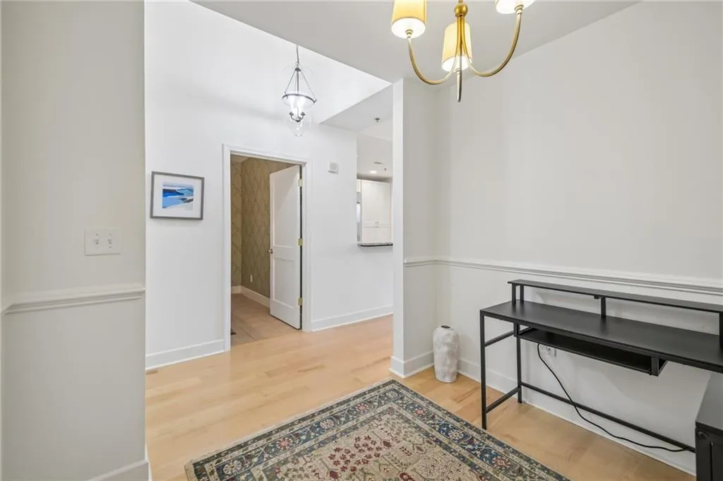 Atlanta, Georgia 30305, 2 Bedrooms Bedrooms, 0 ,2 BathroomsBathrooms,Residential,For Sale,7838854