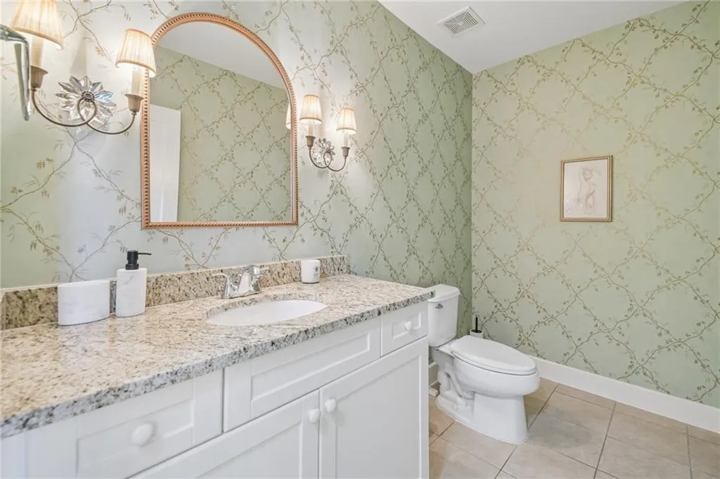 Atlanta, Georgia 30305, 2 Bedrooms Bedrooms, 0 ,2 BathroomsBathrooms,Residential,For Sale,7838854