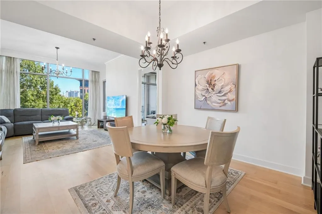 Atlanta, Georgia 30305, 2 Bedrooms Bedrooms, 0 ,2 BathroomsBathrooms,Residential,For Sale,7838854