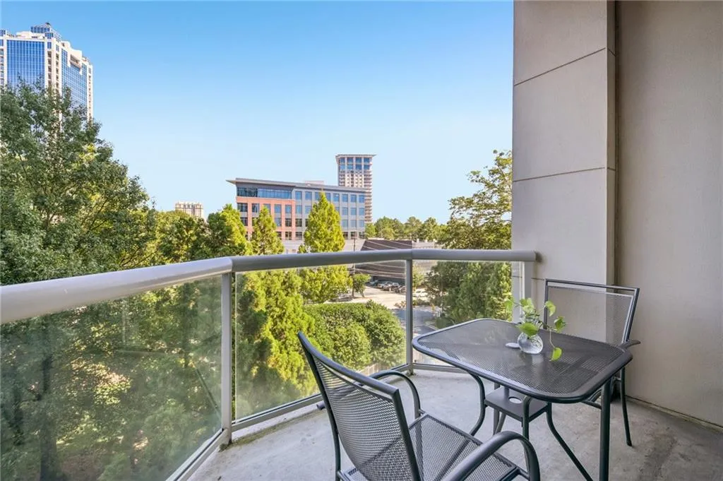 Atlanta, Georgia 30305, 2 Bedrooms Bedrooms, 0 ,2 BathroomsBathrooms,Residential,For Sale,7838854