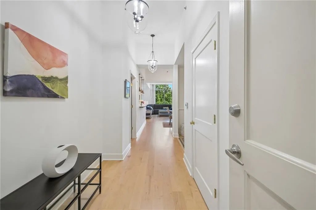 Atlanta, Georgia 30305, 2 Bedrooms Bedrooms, 0 ,2 BathroomsBathrooms,Residential,For Sale,7838854