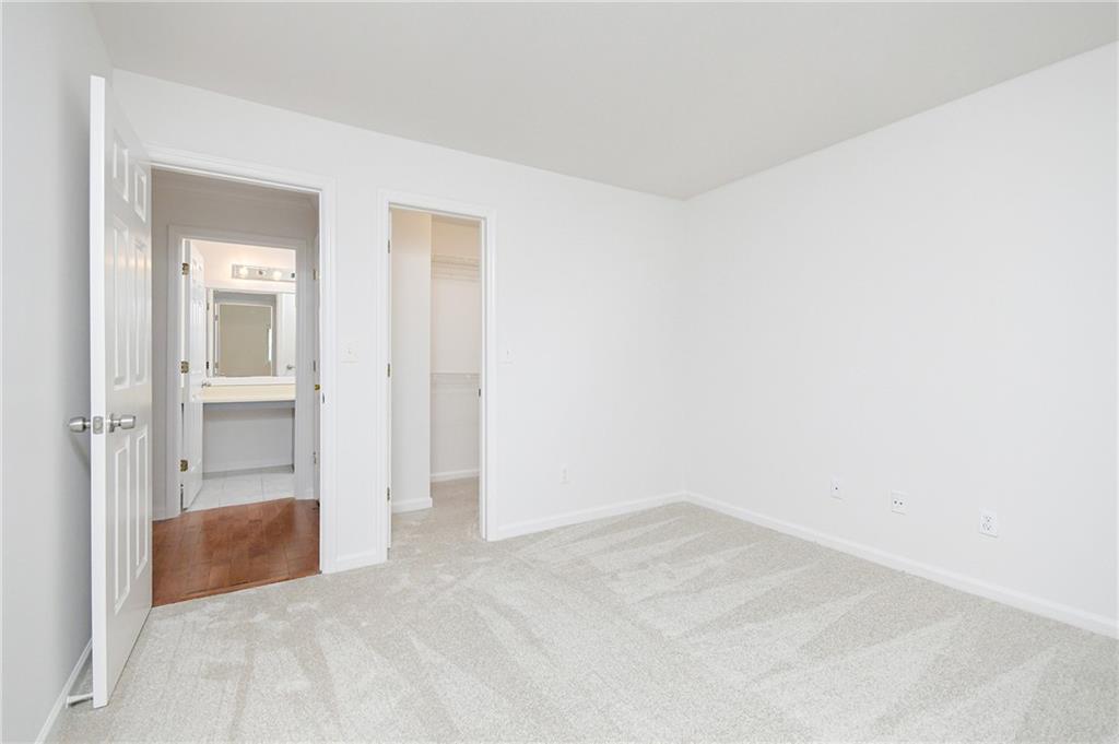 527 Granville Court, Sandy Springs, Georgia 30328, 2 Bedrooms Bedrooms, ,2 BathroomsBathrooms,Residential,Sold,527 Granville Court,7287462