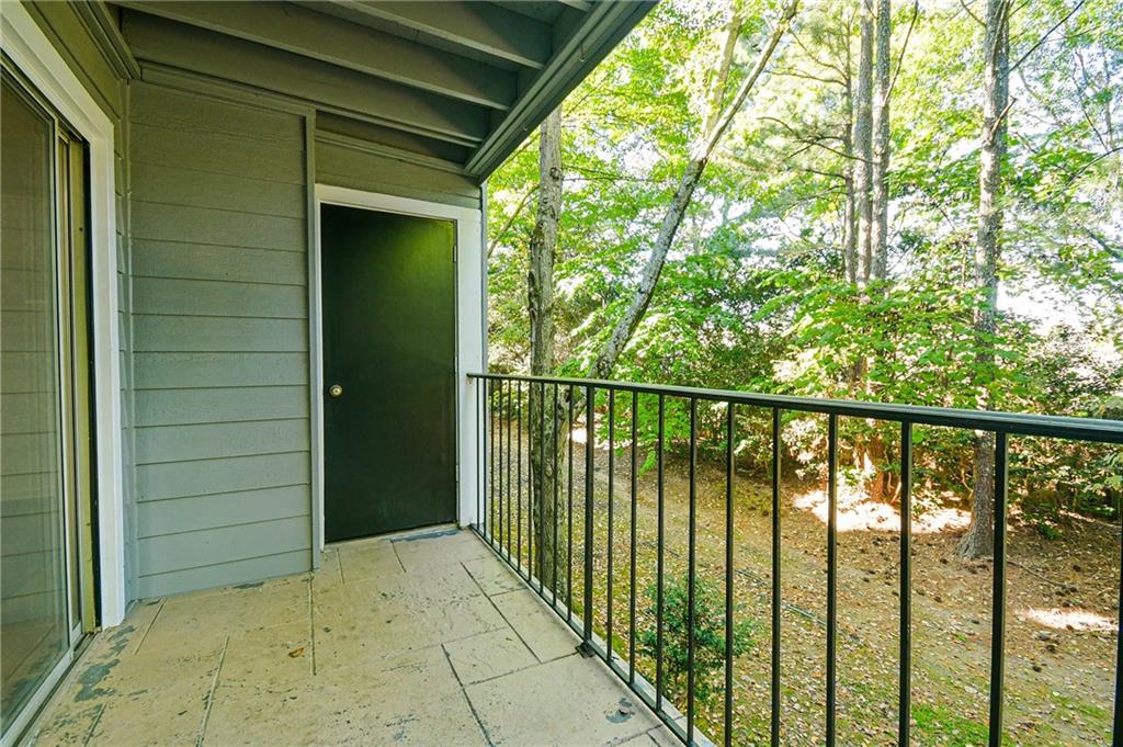 527 Granville Court, Sandy Springs, Georgia 30328, 2 Bedrooms Bedrooms, ,2 BathroomsBathrooms,Residential,Sold,527 Granville Court,7287462