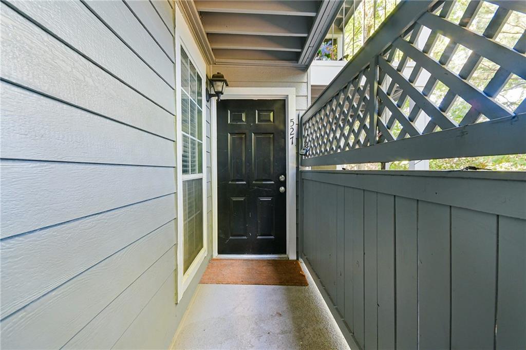 527 Granville Court, Sandy Springs, Georgia 30328, 2 Bedrooms Bedrooms, ,2 BathroomsBathrooms,Residential,Sold,527 Granville Court,7287462