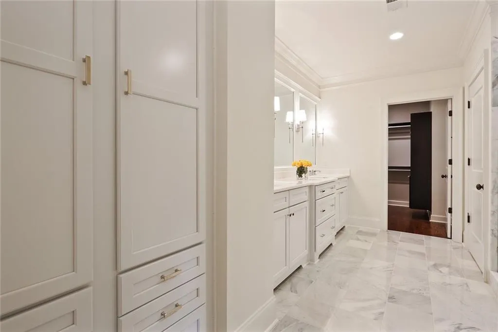 813 Creekgarden Court, Atlanta, Georgia 30339, 3 Bedrooms Bedrooms, ,3 BathroomsBathrooms,Residential,Sold,813 Creekgarden Court,6597893