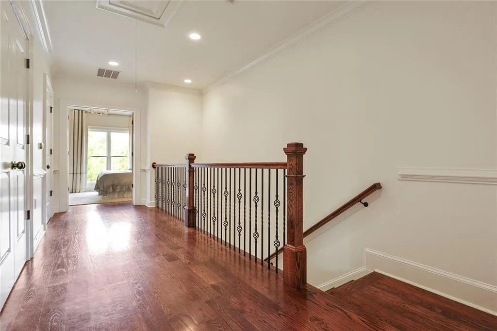 813 Creekgarden Court, Atlanta, Georgia 30339, 3 Bedrooms Bedrooms, ,3 BathroomsBathrooms,Residential,Sold,813 Creekgarden Court,6597893