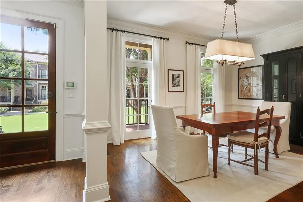 813 Creekgarden Court, Atlanta, Georgia 30339, 3 Bedrooms Bedrooms, ,3 BathroomsBathrooms,Residential,Sold,813 Creekgarden Court,6597893
