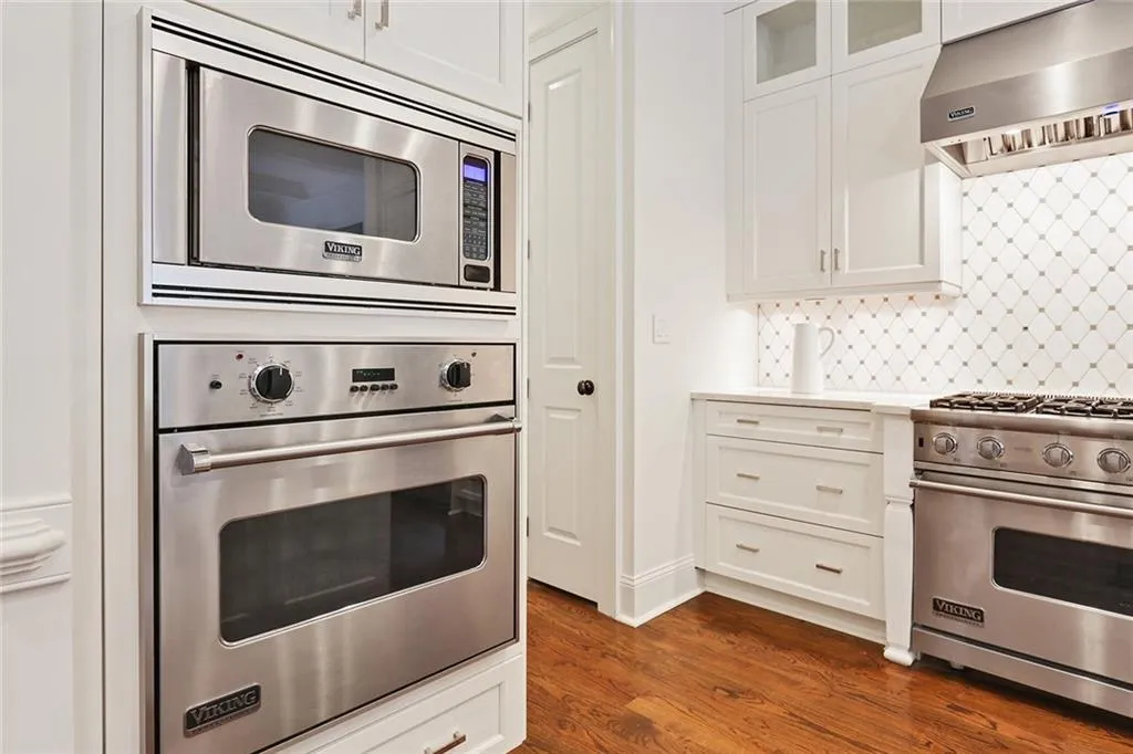 813 Creekgarden Court, Atlanta, Georgia 30339, 3 Bedrooms Bedrooms, ,3 BathroomsBathrooms,Residential,Sold,813 Creekgarden Court,6597893