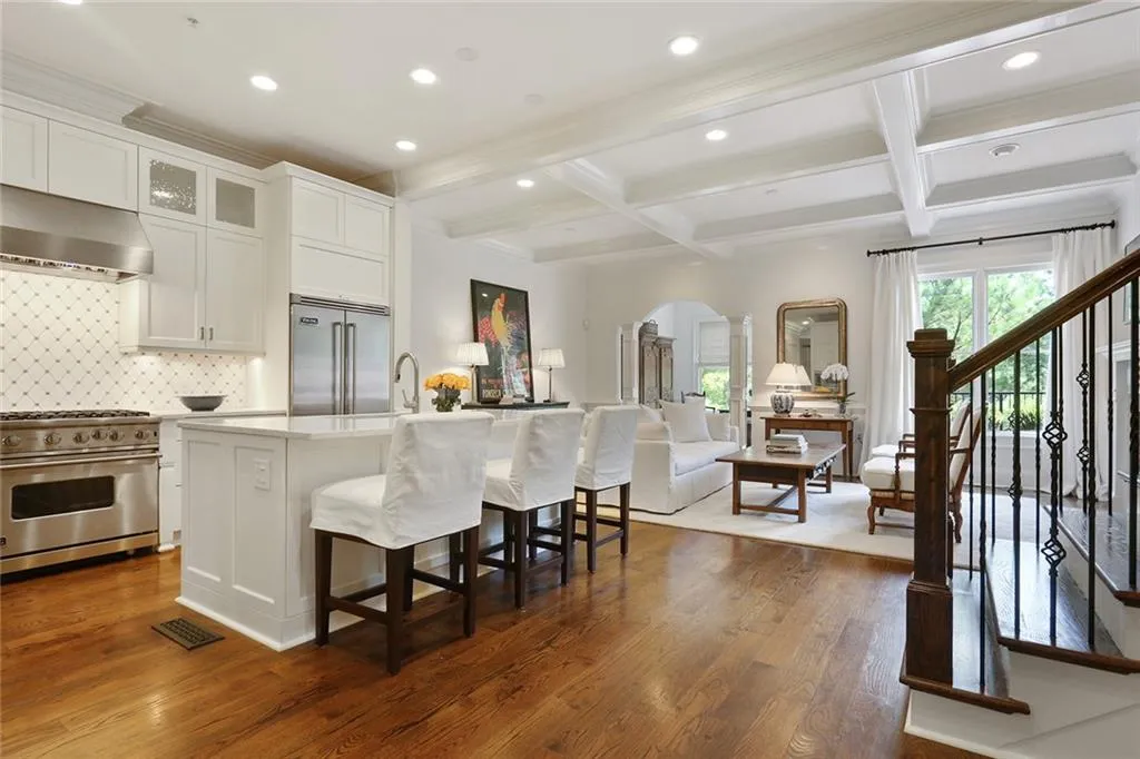 813 Creekgarden Court, Atlanta, Georgia 30339, 3 Bedrooms Bedrooms, ,3 BathroomsBathrooms,Residential,Sold,813 Creekgarden Court,6597893