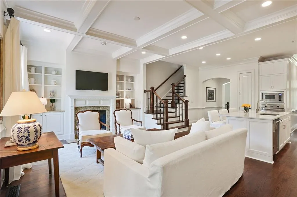 813 Creekgarden Court, Atlanta, Georgia 30339, 3 Bedrooms Bedrooms, ,3 BathroomsBathrooms,Residential,Sold,813 Creekgarden Court,6597893