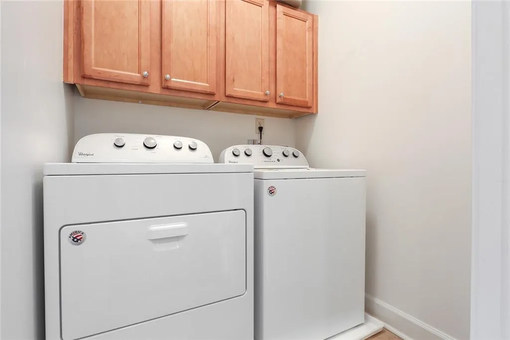 813 Creekgarden Court, Atlanta, Georgia 30339, 3 Bedrooms Bedrooms, ,3 BathroomsBathrooms,Residential,Sold,813 Creekgarden Court,6597893