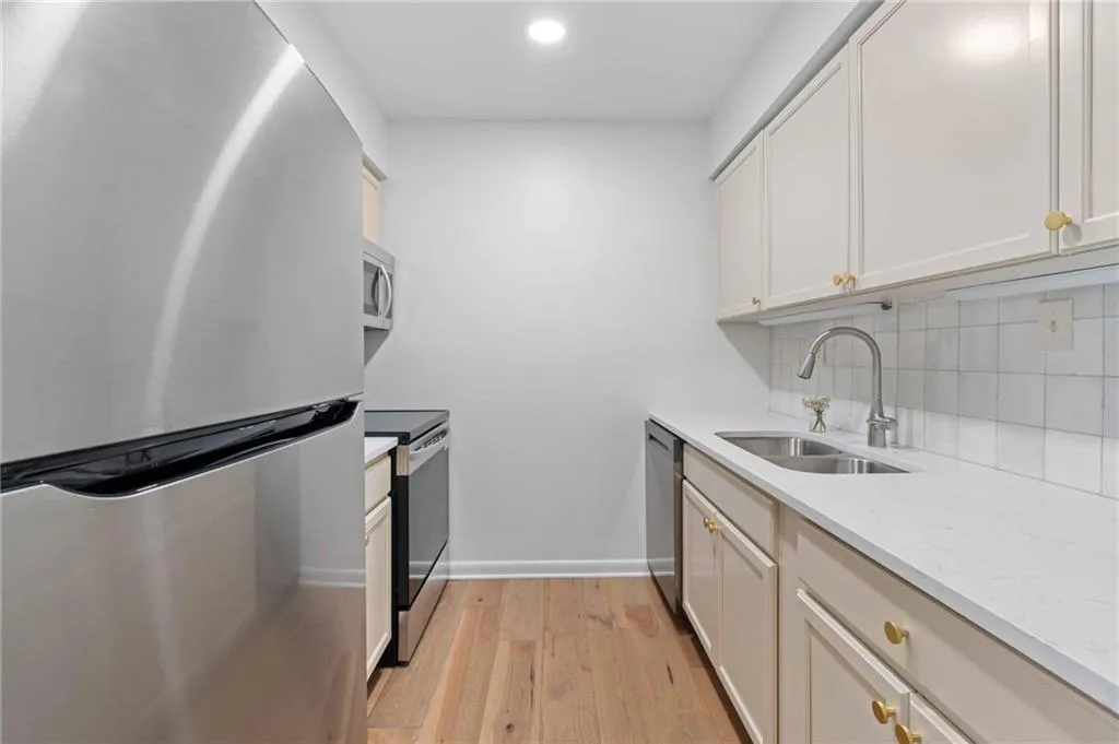 1150 Collier Road Nw Unit A1, Atlanta, Georgia 30318, 2 Bedrooms Bedrooms, ,2 BathroomsBathrooms,Residential,For Sale,1150 Collier Road Nw Unit A1,7661265