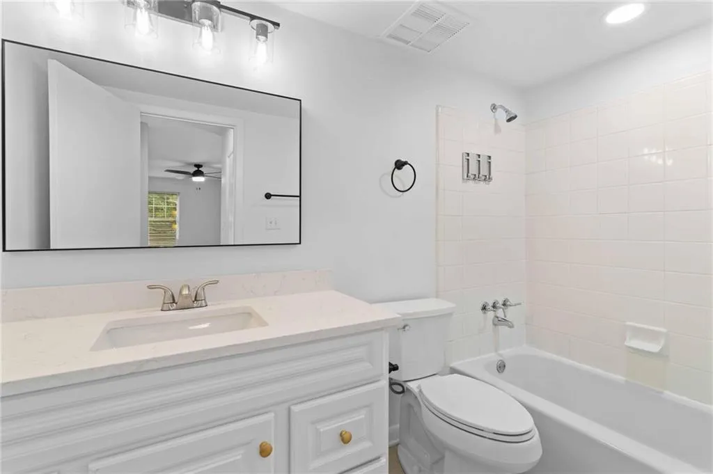 1150 Collier Road Nw Unit A1, Atlanta, Georgia 30318, 2 Bedrooms Bedrooms, ,2 BathroomsBathrooms,Residential,For Sale,1150 Collier Road Nw Unit A1,7661265