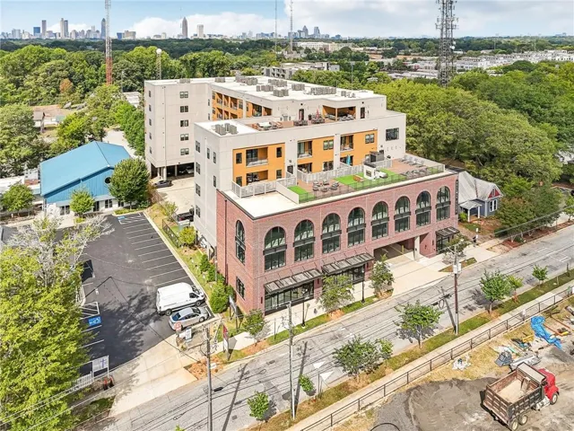Pullman Flats in Kirkwood!