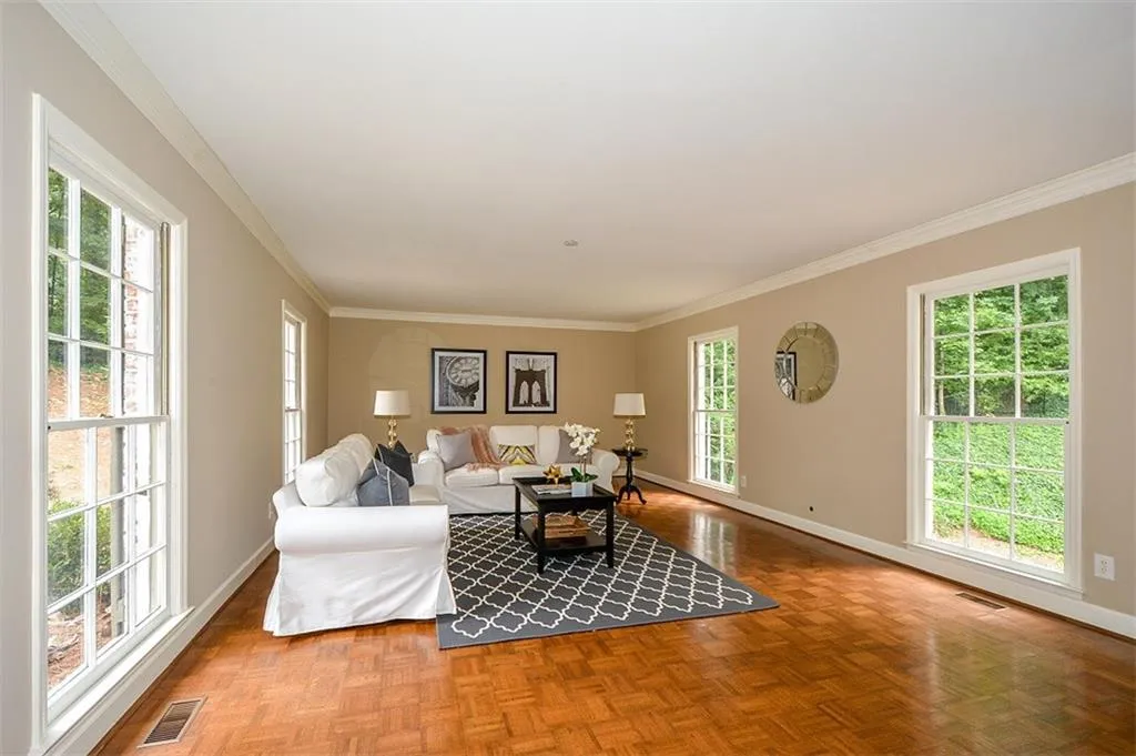 8895 Huntcliff Lake Court, Sandy Springs, Georgia 30350, 5 Bedrooms Bedrooms, ,3 BathroomsBathrooms,Residential,Sold,8895 Huntcliff Lake Court,5908613
