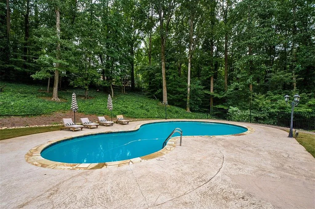 8895 Huntcliff Lake Court, Sandy Springs, Georgia 30350, 5 Bedrooms Bedrooms, ,3 BathroomsBathrooms,Residential,Sold,8895 Huntcliff Lake Court,5908613