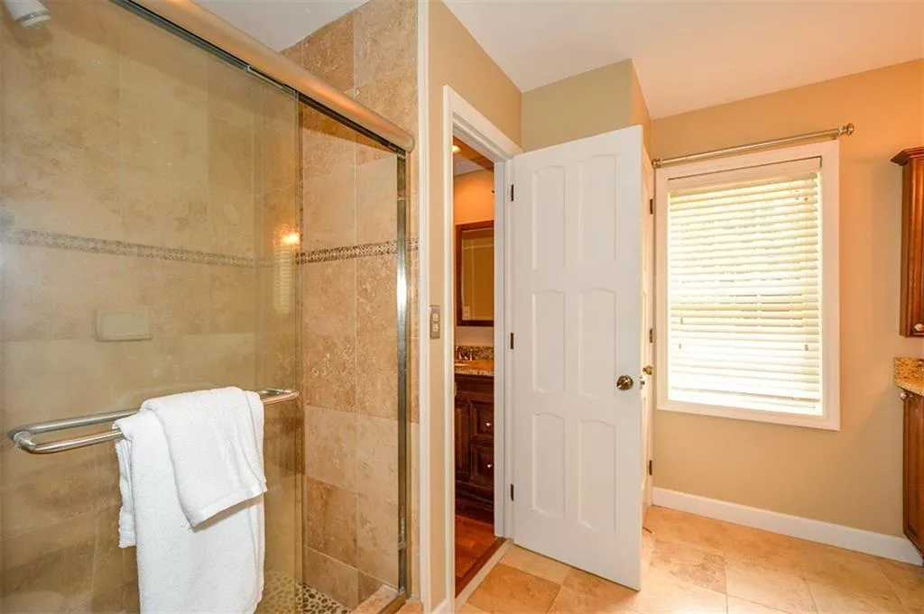 8895 Huntcliff Lake Court, Sandy Springs, Georgia 30350, 5 Bedrooms Bedrooms, ,3 BathroomsBathrooms,Residential,Sold,8895 Huntcliff Lake Court,5908613