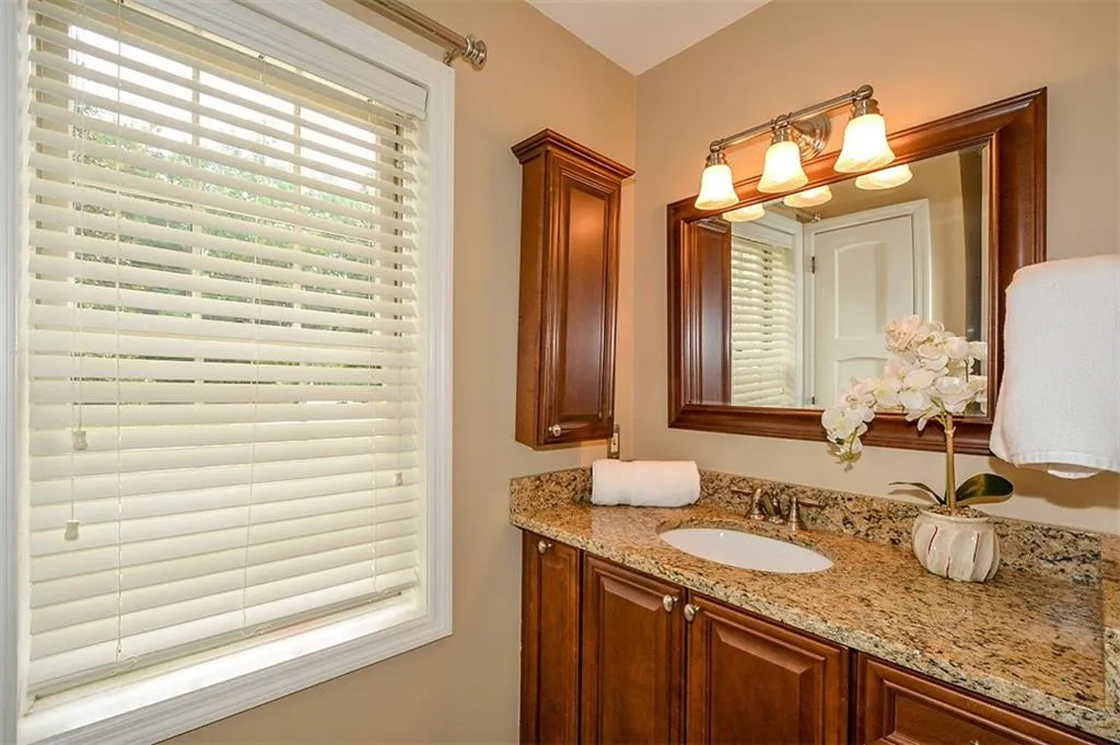 8895 Huntcliff Lake Court, Sandy Springs, Georgia 30350, 5 Bedrooms Bedrooms, ,3 BathroomsBathrooms,Residential,Sold,8895 Huntcliff Lake Court,5908613