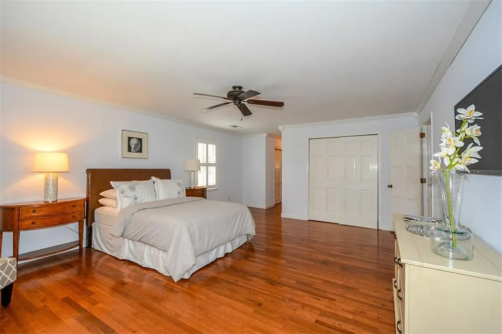 8895 Huntcliff Lake Court, Sandy Springs, Georgia 30350, 5 Bedrooms Bedrooms, ,3 BathroomsBathrooms,Residential,Sold,8895 Huntcliff Lake Court,5908613