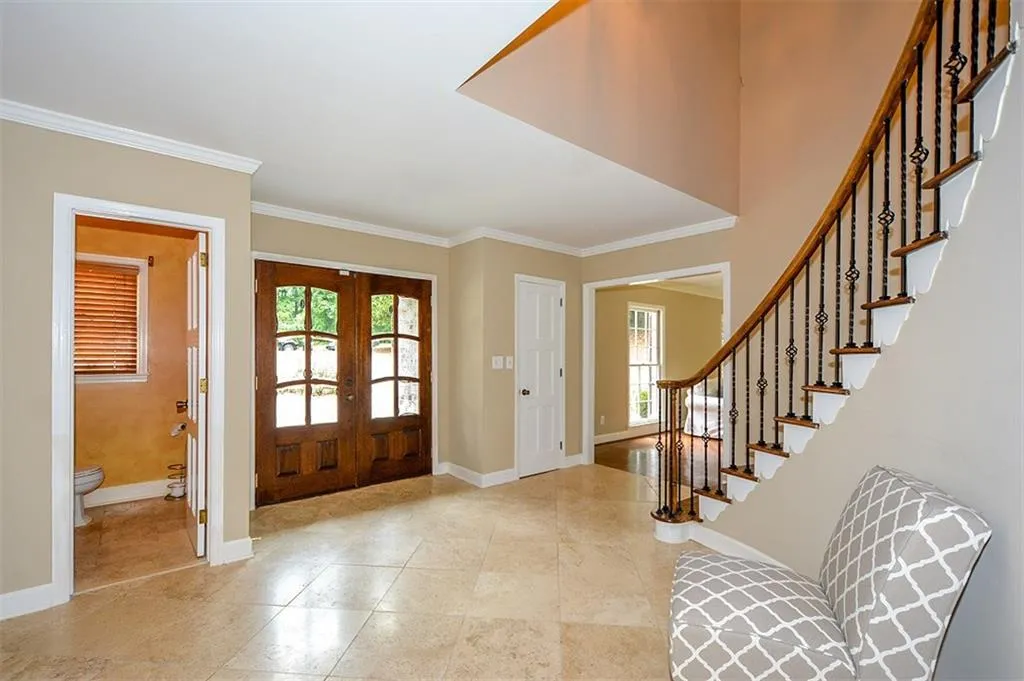 8895 Huntcliff Lake Court, Sandy Springs, Georgia 30350, 5 Bedrooms Bedrooms, ,3 BathroomsBathrooms,Residential,Sold,8895 Huntcliff Lake Court,5908613