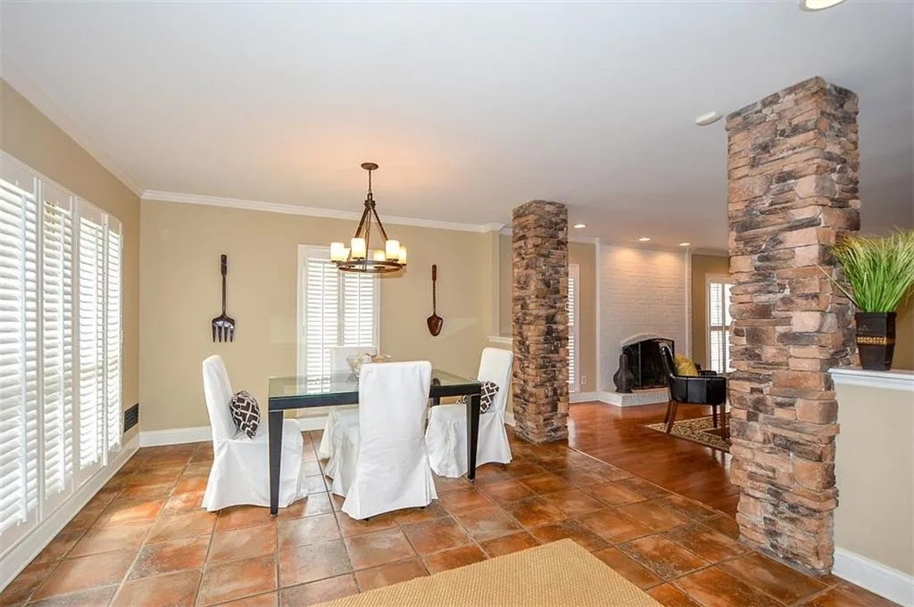 8895 Huntcliff Lake Court, Sandy Springs, Georgia 30350, 5 Bedrooms Bedrooms, ,3 BathroomsBathrooms,Residential,Sold,8895 Huntcliff Lake Court,5908613