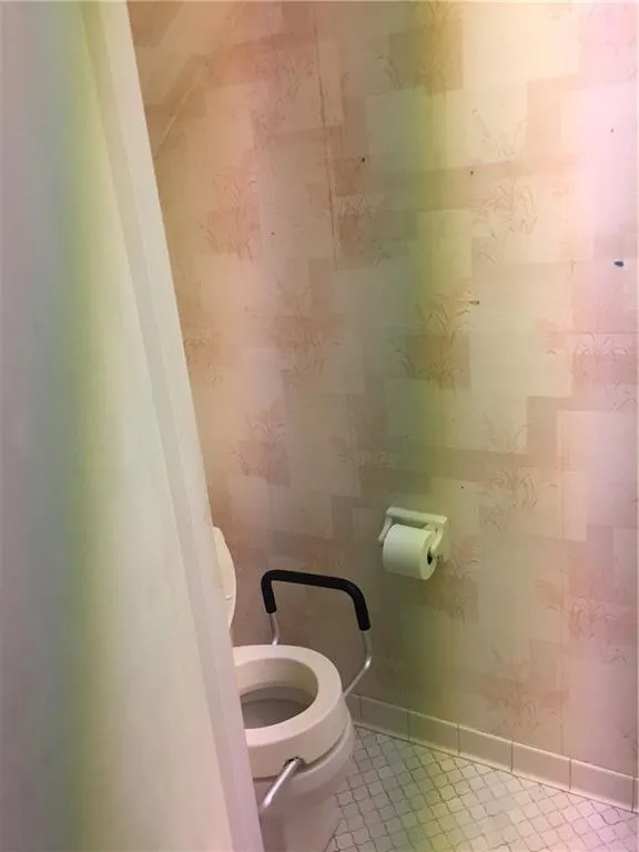 6700 Roswell Road Ne E Unit 21e, Sandy Springs, Georgia 30328, 2 Bedrooms Bedrooms, ,1 BathroomBathrooms,Residential,Sold,6700 Roswell Road Ne E Unit 21e,6714641