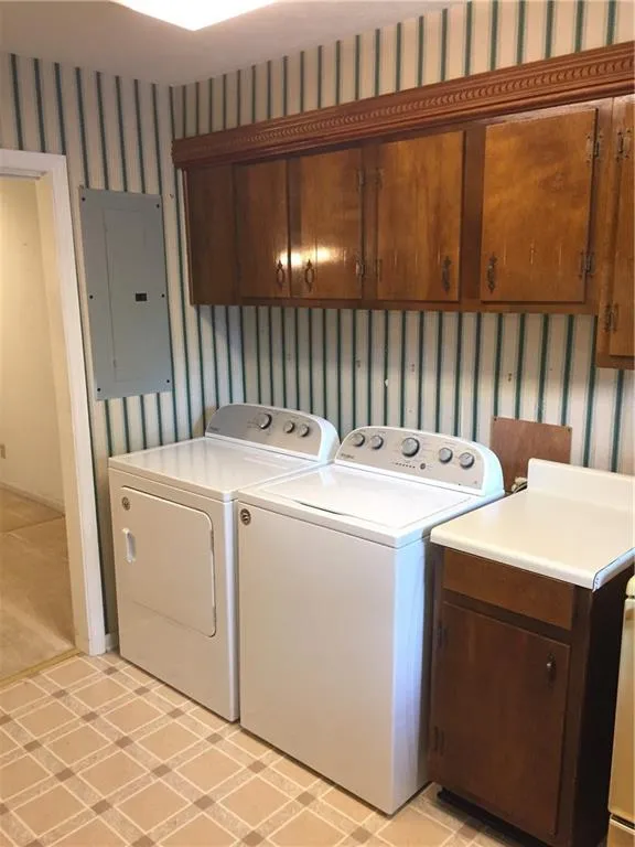 6700 Roswell Road Ne E Unit 21e, Sandy Springs, Georgia 30328, 2 Bedrooms Bedrooms, ,1 BathroomBathrooms,Residential,Sold,6700 Roswell Road Ne E Unit 21e,6714641