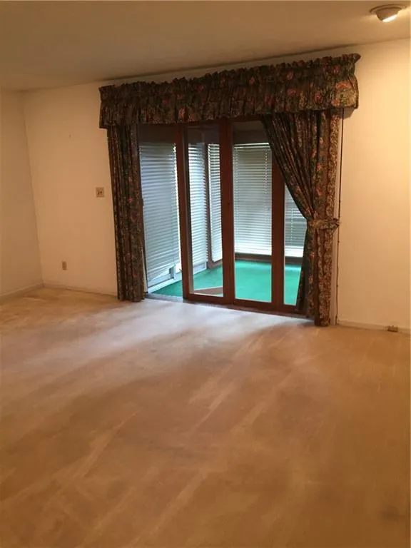 6700 Roswell Road Ne E Unit 21e, Sandy Springs, Georgia 30328, 2 Bedrooms Bedrooms, ,1 BathroomBathrooms,Residential,Sold,6700 Roswell Road Ne E Unit 21e,6714641