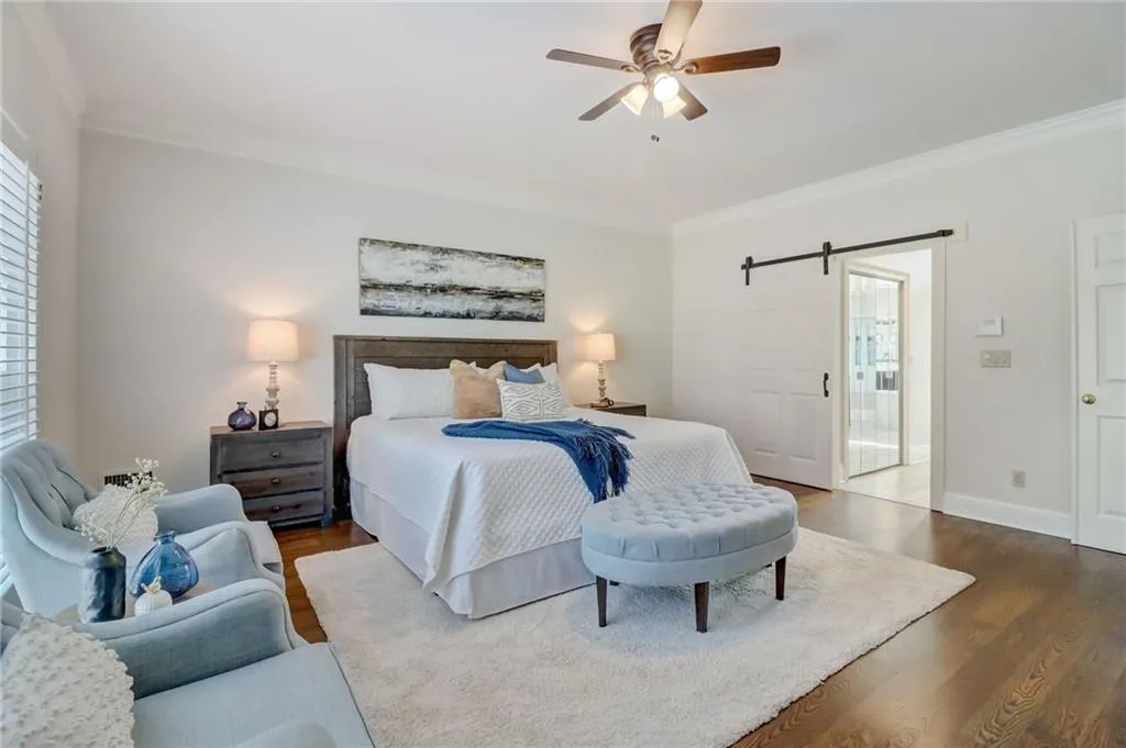 Primary bedroom to primary bath