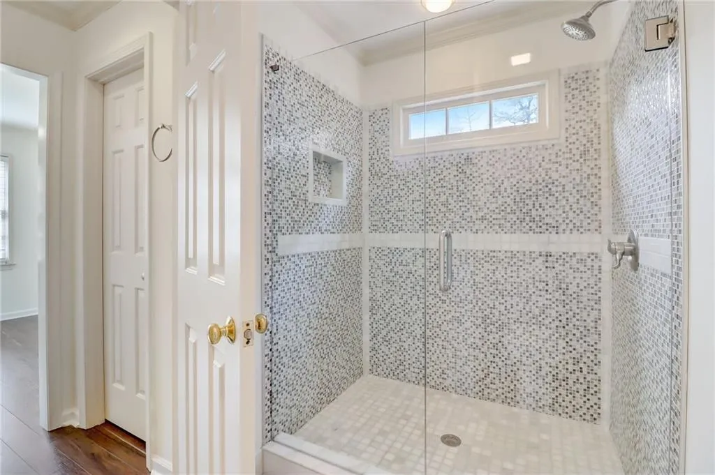 Jack & Jill bath shower