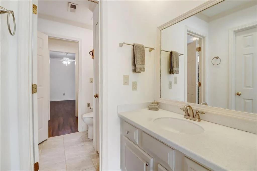 Jack & Jill bath from bedroom 2