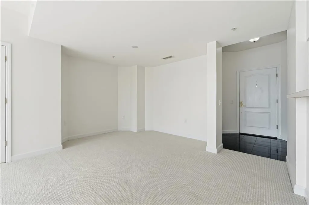 3475 Oak Valley Road Ne Unit 1610, Atlanta, Georgia 30326, 2 Bedrooms Bedrooms, 0 ,1 BathroomBathrooms,Residential,For Sale,3475 Oak Valley Road Ne Unit 1610,7707834