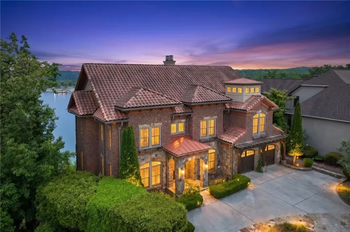 2742 High Vista Point, Gainesville, Georgia 30501