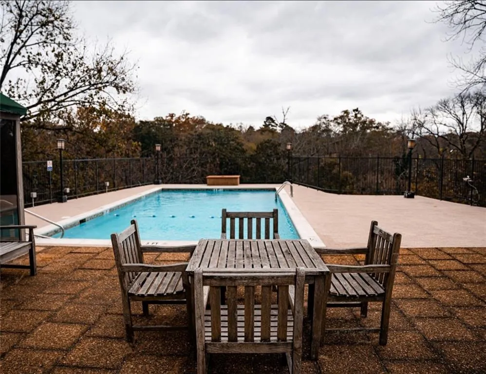 2285 Peachtree Road Ne Unit 606, Atlanta, Georgia 30309, 1 Bedroom Bedrooms, ,1 BathroomBathrooms,Residential,For Sale,2285 Peachtree Road Ne Unit 606,7631688