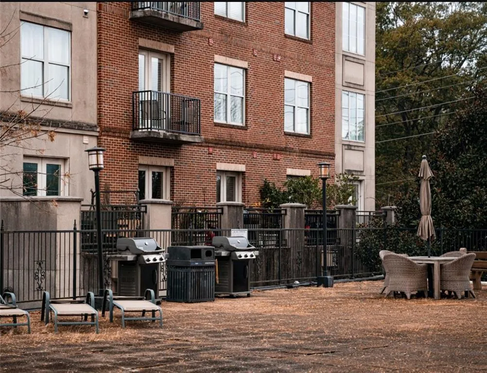 2285 Peachtree Road Ne Unit 606, Atlanta, Georgia 30309, 1 Bedroom Bedrooms, ,1 BathroomBathrooms,Residential,For Sale,2285 Peachtree Road Ne Unit 606,7631688