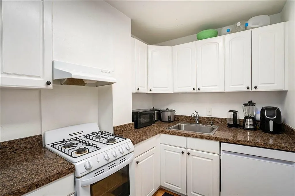 2285 Peachtree Road Ne Unit 606, Atlanta, Georgia 30309, 1 Bedroom Bedrooms, ,1 BathroomBathrooms,Residential,For Sale,2285 Peachtree Road Ne Unit 606,7631688