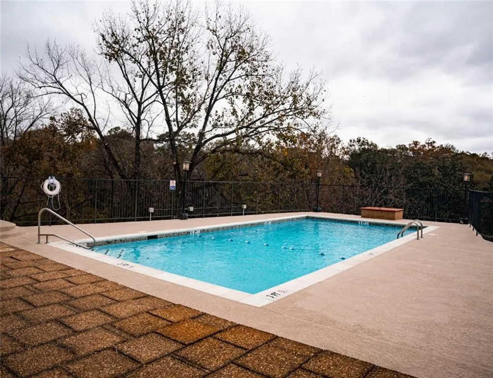 2285 Peachtree Road Ne Unit 606, Atlanta, Georgia 30309, 1 Bedroom Bedrooms, ,1 BathroomBathrooms,Residential,For Sale,2285 Peachtree Road Ne Unit 606,7631688
