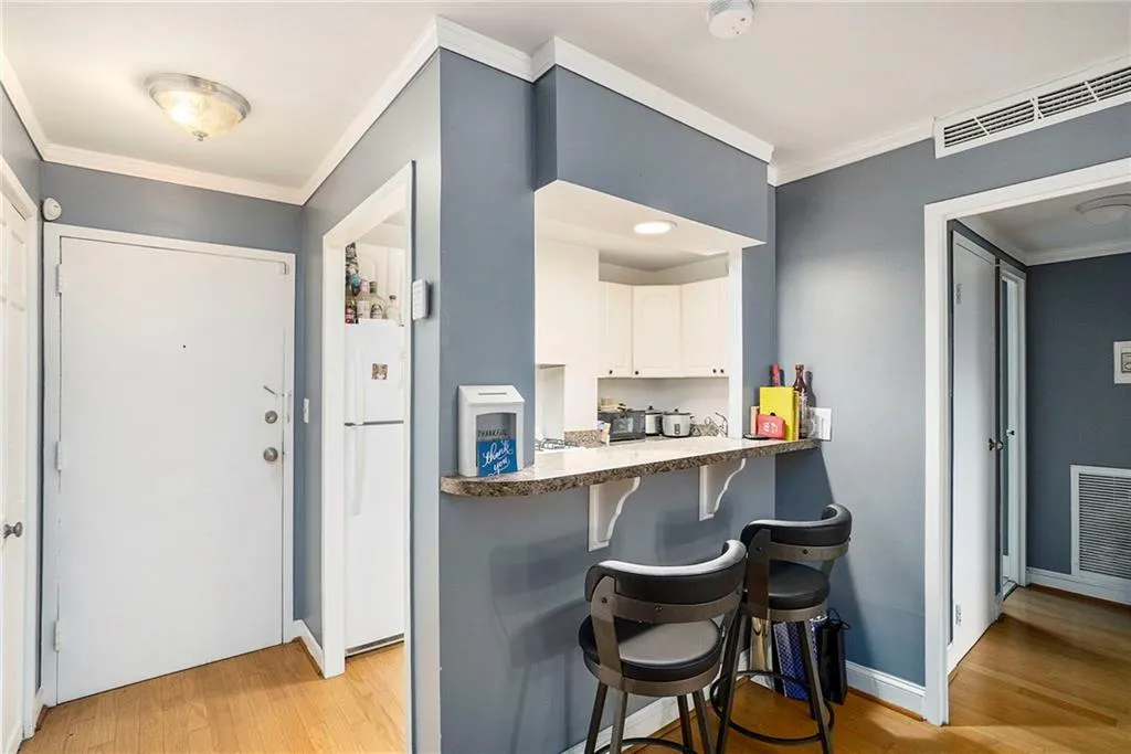 2285 Peachtree Road Ne Unit 606, Atlanta, Georgia 30309, 1 Bedroom Bedrooms, ,1 BathroomBathrooms,Residential,For Sale,2285 Peachtree Road Ne Unit 606,7631688