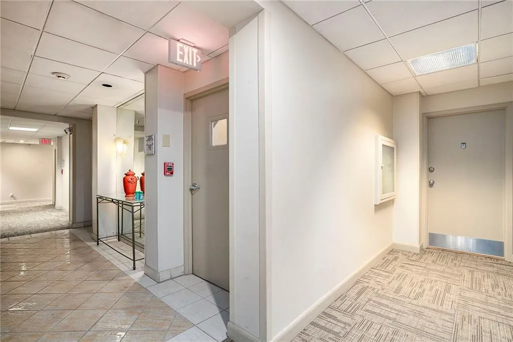 2285 Peachtree Road Ne Unit 606, Atlanta, Georgia 30309, 1 Bedroom Bedrooms, ,1 BathroomBathrooms,Residential,For Sale,2285 Peachtree Road Ne Unit 606,7631688