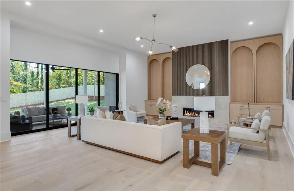 616 Lorell Terrace, Atlanta, Georgia 30328, 5 Bedrooms Bedrooms, ,5 BathroomsBathrooms,Residential,For Sale,616 Lorell Terrace,7677998